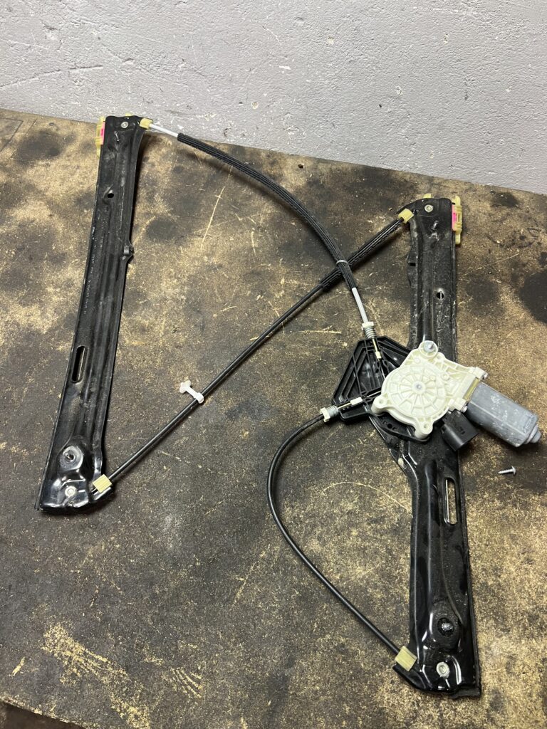 n52 компьютер блок управления двигателем
